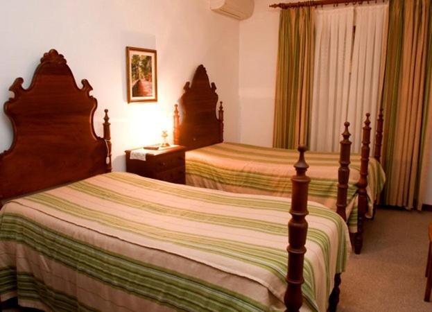 Hotel Pensao Suissa Vale de Cambra Esterno foto