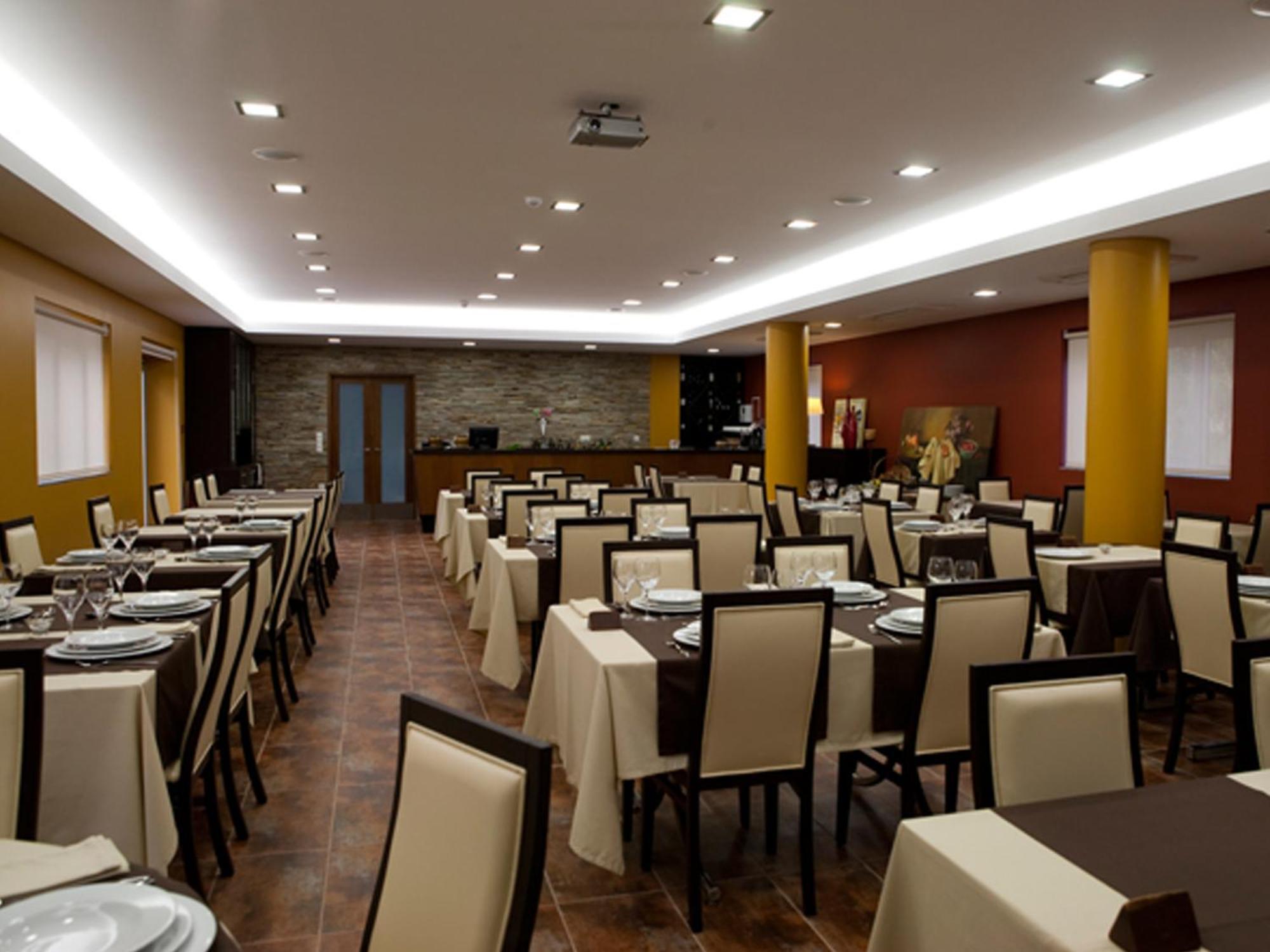 Hotel Pensao Suissa Vale de Cambra Esterno foto
